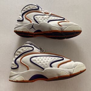 JORDAN Women’s White Leather Sneakers Size 7